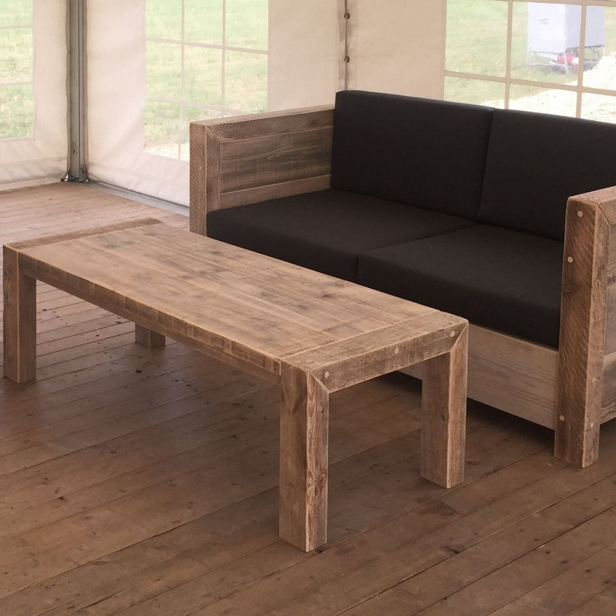 Lounge Tisch, klassische Form