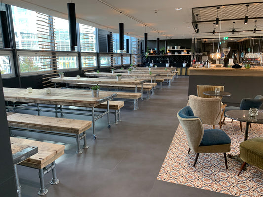 Bauholz Tisch, Stahl-Gerüstrohr - Gastronomie