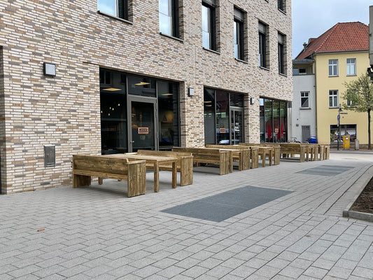 Bauholz Bank, Wangenform, Rückenlehne/Armlehne - Gastronomie